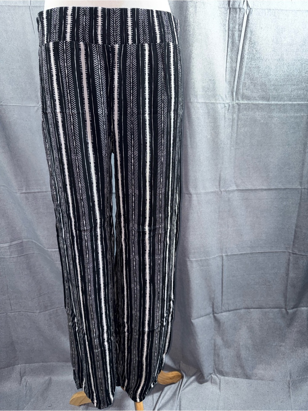 2476-Apt. 9 Black and White Vertical Stripe Wide-Leg Pants